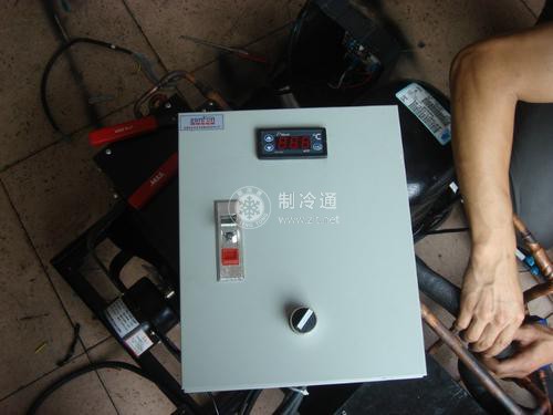 壓縮機(jī)加油2